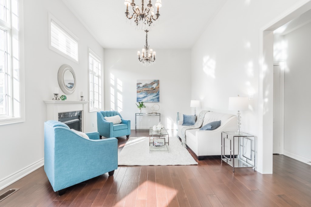 Gallery Astra Staging