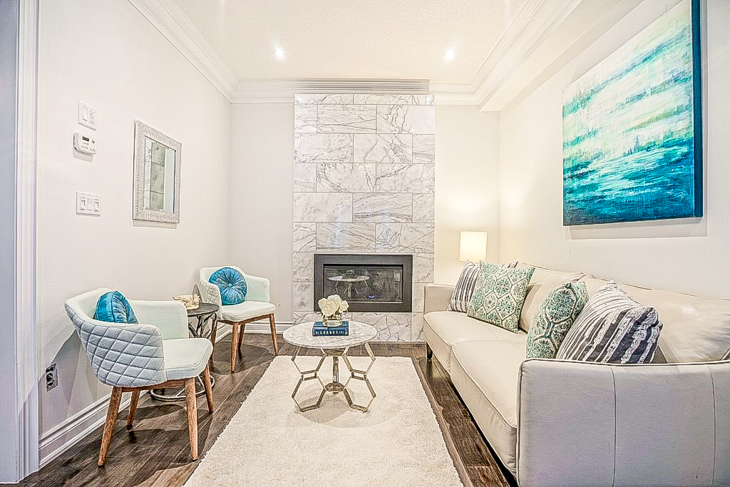 Gallery Astra Staging