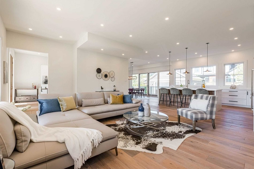 Gallery Astra Staging